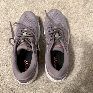 brand new asics GT 1000 11